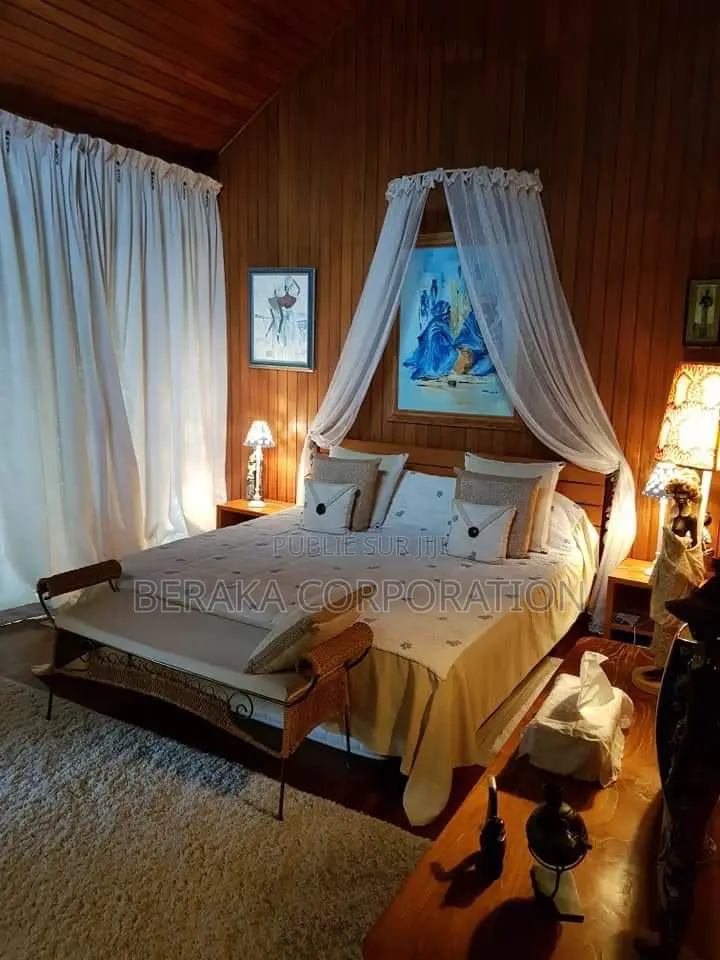 Île-Boulay Une Superficie De 7900 M2 + Une Auberge De 4 Pièces