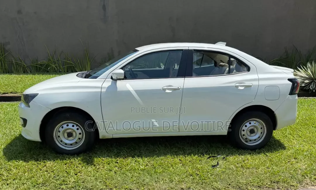Nouveau Suzuki Dzire 2025 Blanc