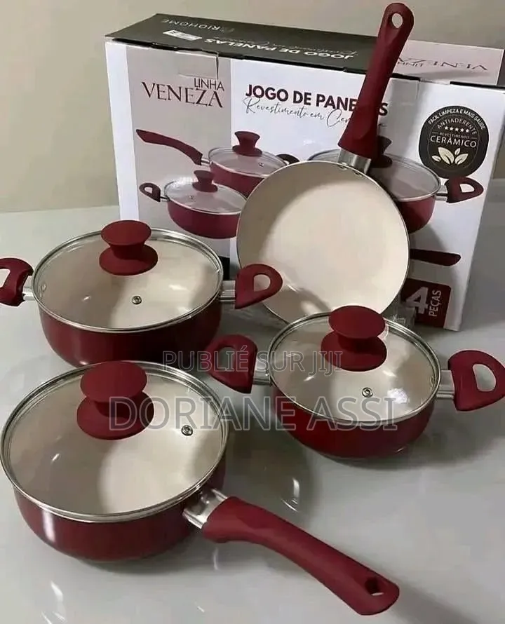 Un Ensemble De 5 Pièces