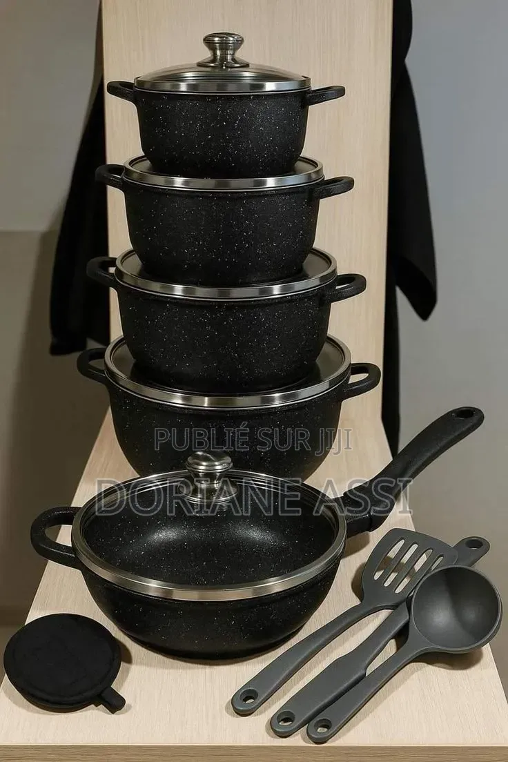 Un Ensemble De 5 Pièces