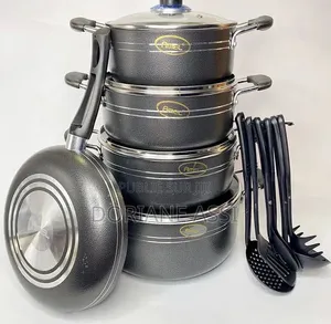 Un Ensemble De 5 Pièces