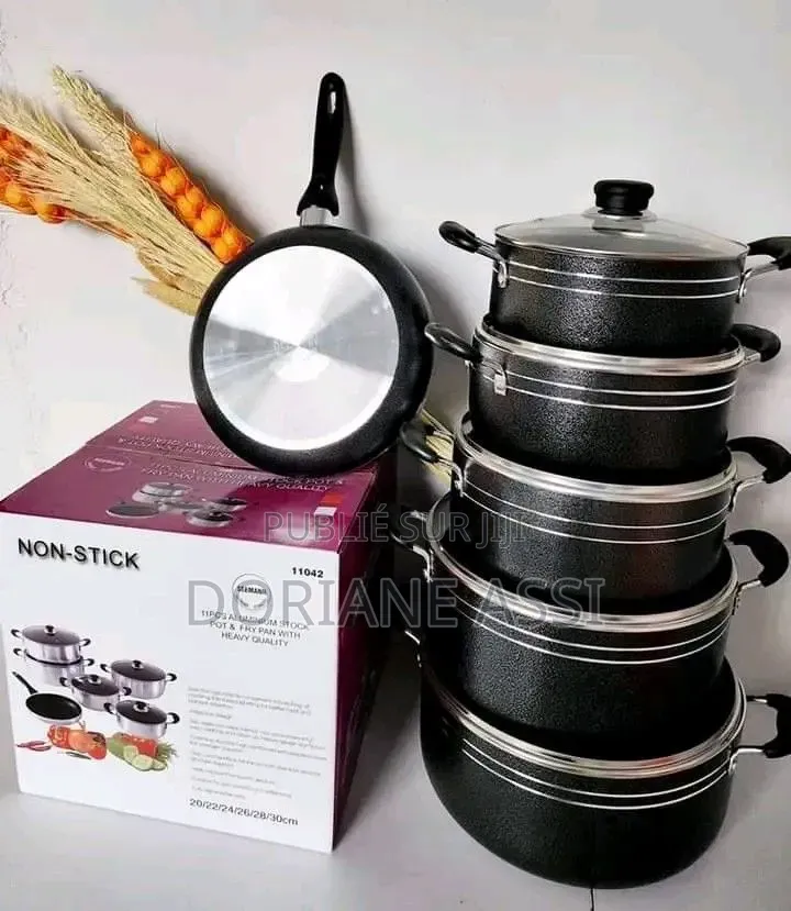 Un Ensemble De 5 Pièces