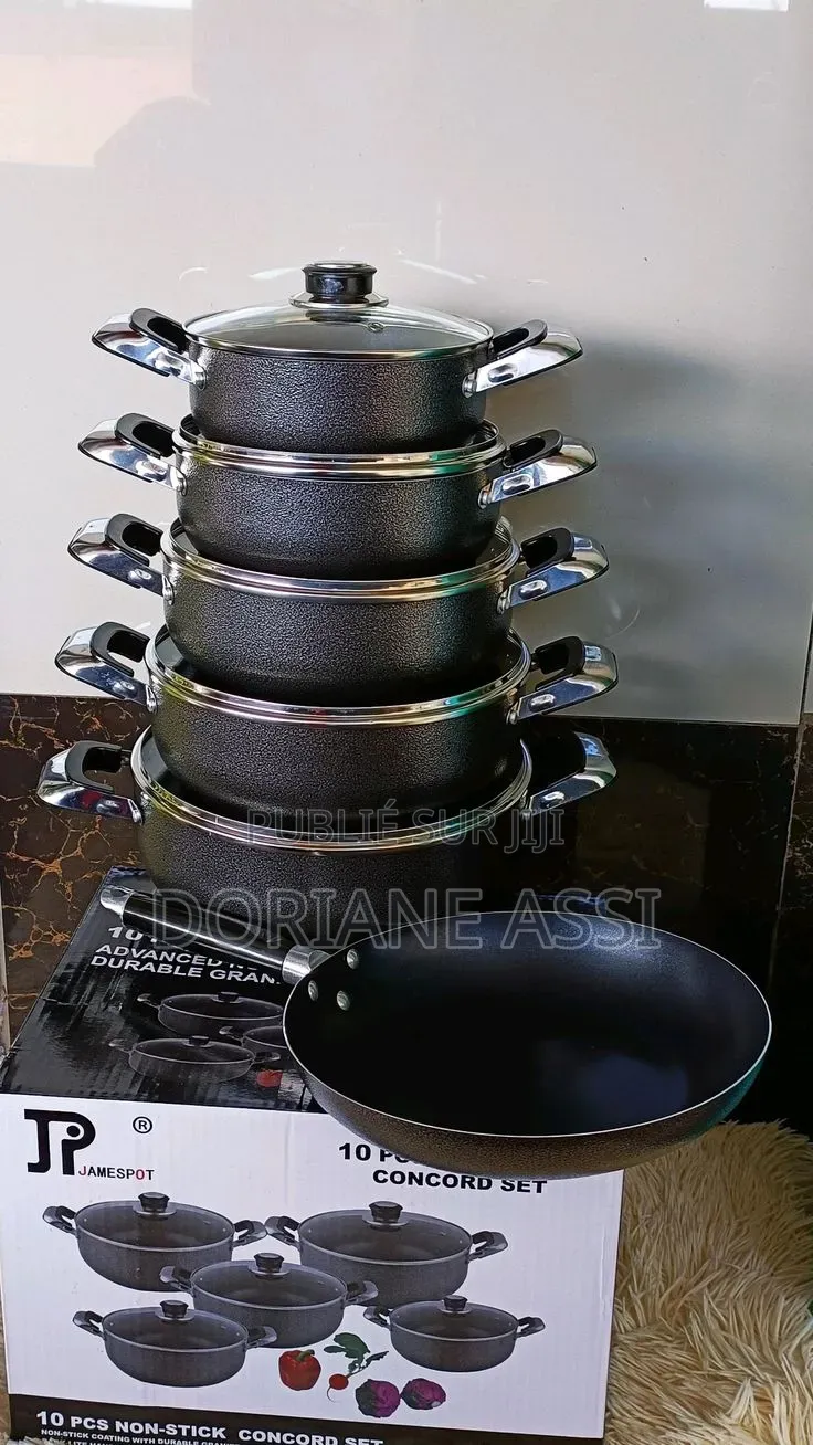 Un Ensemble De 5 Pièces