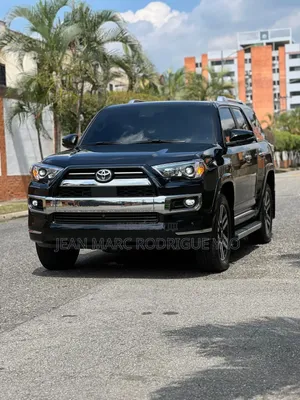 Toyota Hilux 2020 Noir Mat