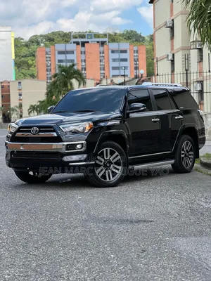 Toyota Hilux 2020 Noir Mat