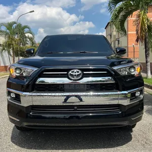 Toyota Hilux 2020 Noir Mat