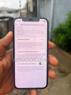 Nouveau Apple iPhone 12 128 GB Noir