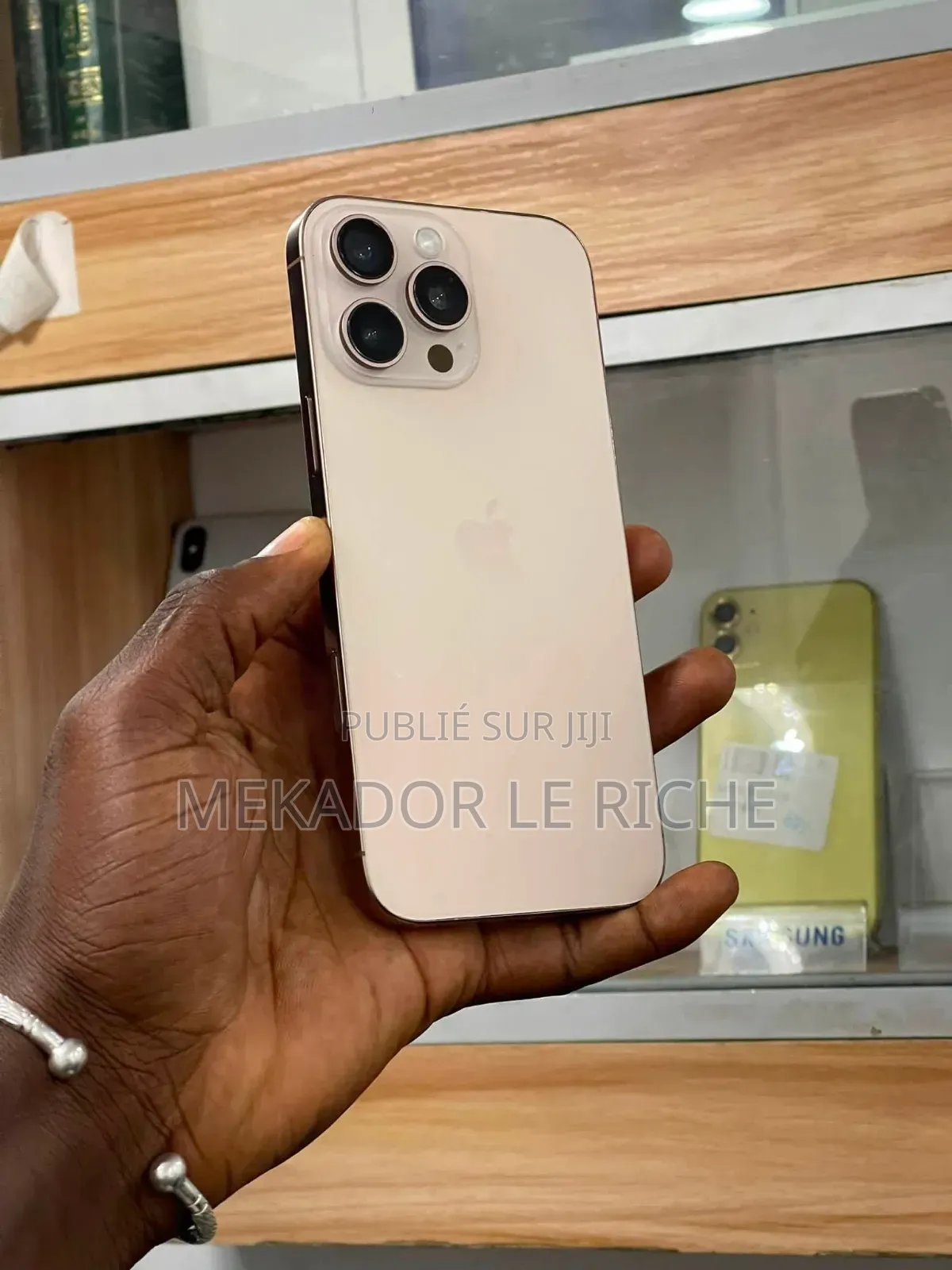 Nouveau Apple iPhone 16 Pro Max 256 GB Doré
