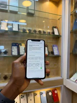 Nouveau Apple iPhone XR 128 GB Orange