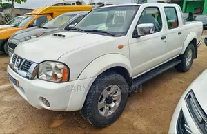 Nissan Hardbody 2020 Blanc