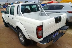 Nissan Hardbody 2020 Blanc