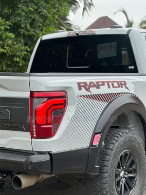 Ford F-150 2024 Blanc cassé