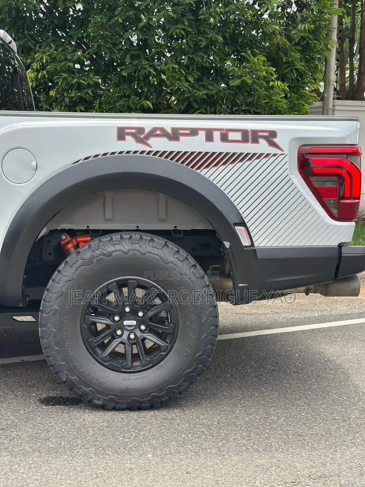 Ford F-150 2024 Blanc cassé