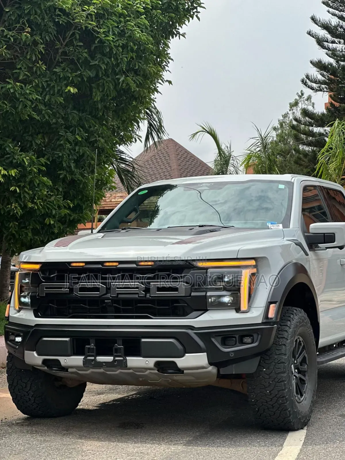 Ford F-150 2024 Blanc cassé