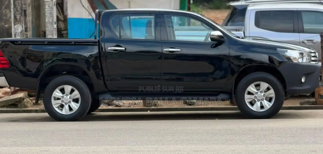 Toyota Hilux Revo Double Cab Petrol 2.7 RWD 2021 Noir