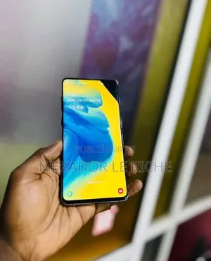 Nouveau Samsung Galaxy S10 Plus 128 GB Noir