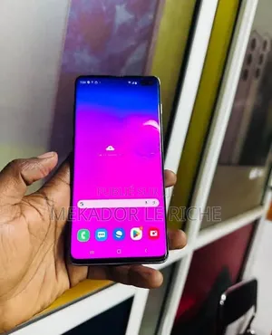 Nouveau Samsung Galaxy S10 Plus 128 GB Noir
