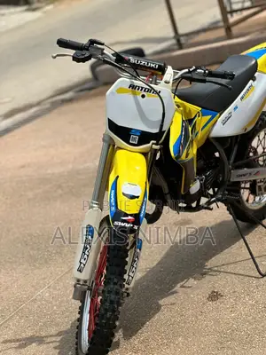 Suzuki Autre 2022 Jaune