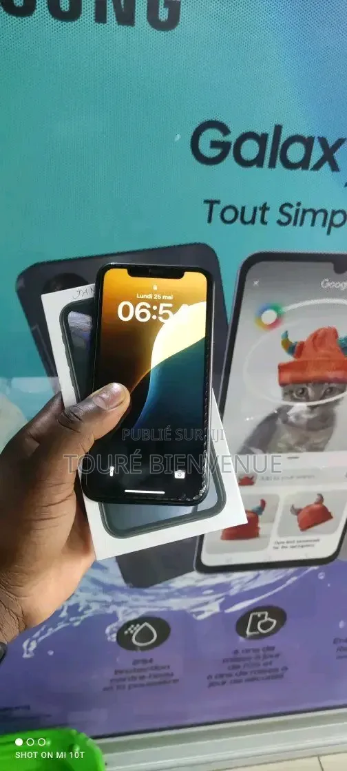 Nouveau Apple iPhone XR 64 GB Noir