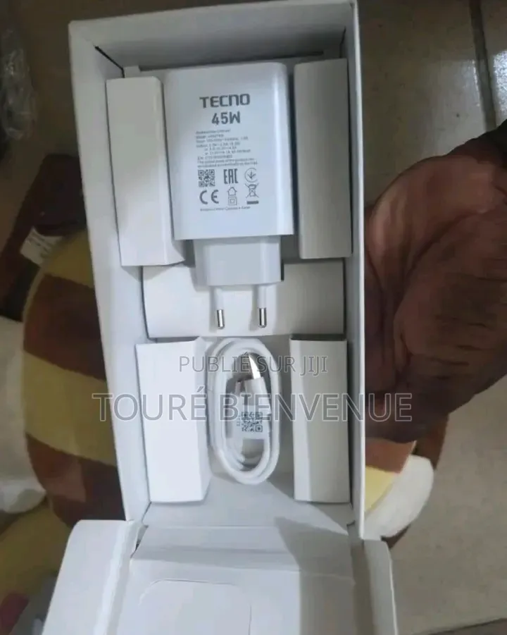 Nouveau Tecno Camon 50 Pro 256 GB Blanc