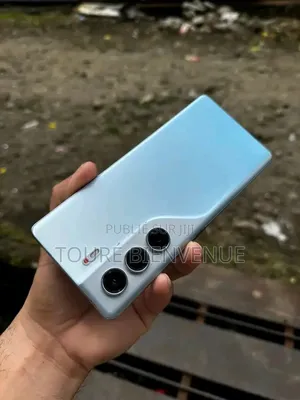 Nouveau Tecno Camon 40 128 GB Bleu