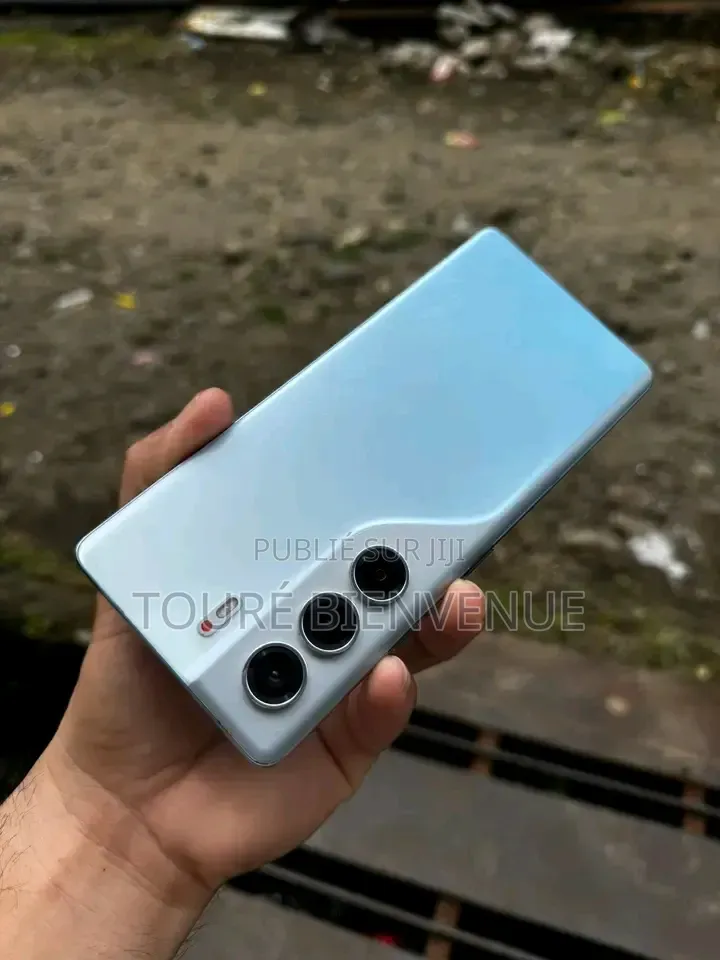 Nouveau Tecno Camon 40 128 GB Bleu
