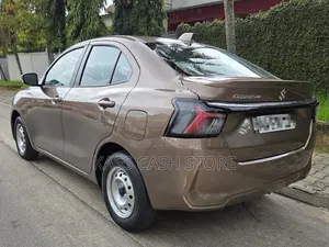 Nouveau Suzuki Dzire 2025 Marron
