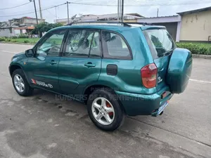 Toyota RAV4 2.0 4x4 2004 Bleu