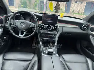 Mercedes-Benz C300 Luxury 4matic Sedan AWD (2.0L 4cyl 7A) 2017 Noir