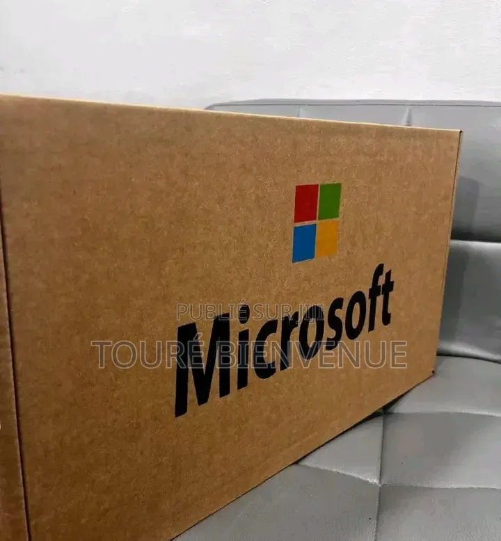 Nouveau Ordinateur de bureau HP 200 G4 8GB Intel Core i5 HDD 256GB