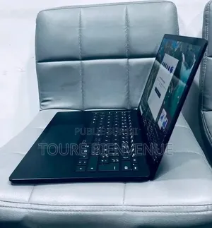 Nouveau Ordinateur de bureau HP 200 G4 8GB Intel Core i5 HDD 256GB