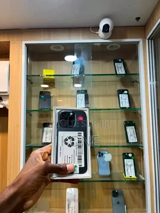 Nouveau Apple iPhone 15 Pro 128 GB Noir