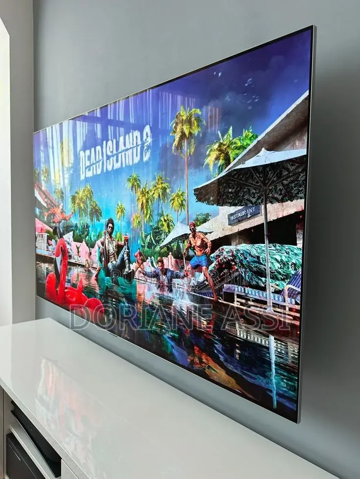 C'est Une Grande Smart TV