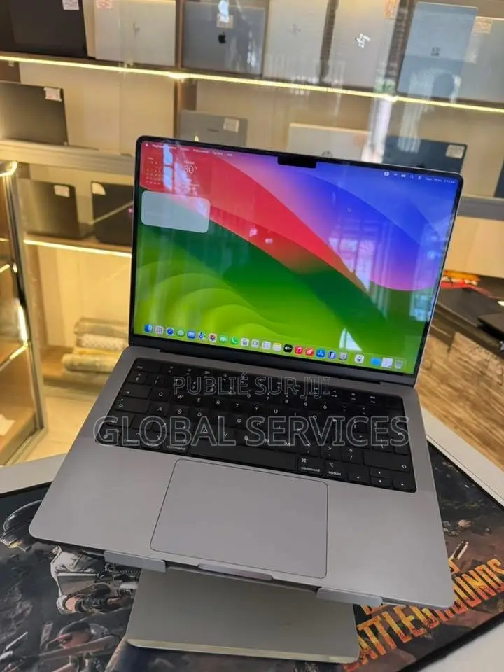 Nouveau HP 200 G4 22 All-in-One 16GB Intel Core i5 HDD+SSD 512GB