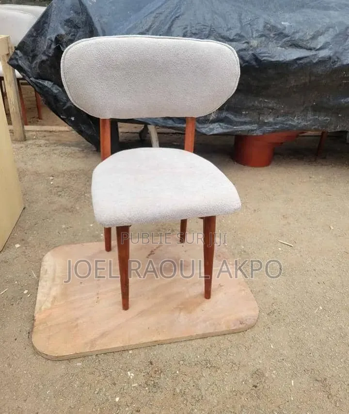 Table, Chaises