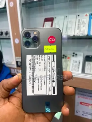 Nouveau Apple iPhone 12 Pro 128 GB Noir