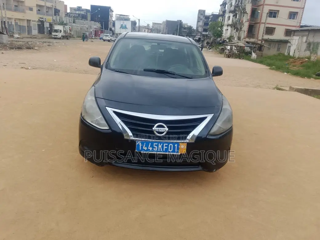 Nissan Versa 2015 Noir