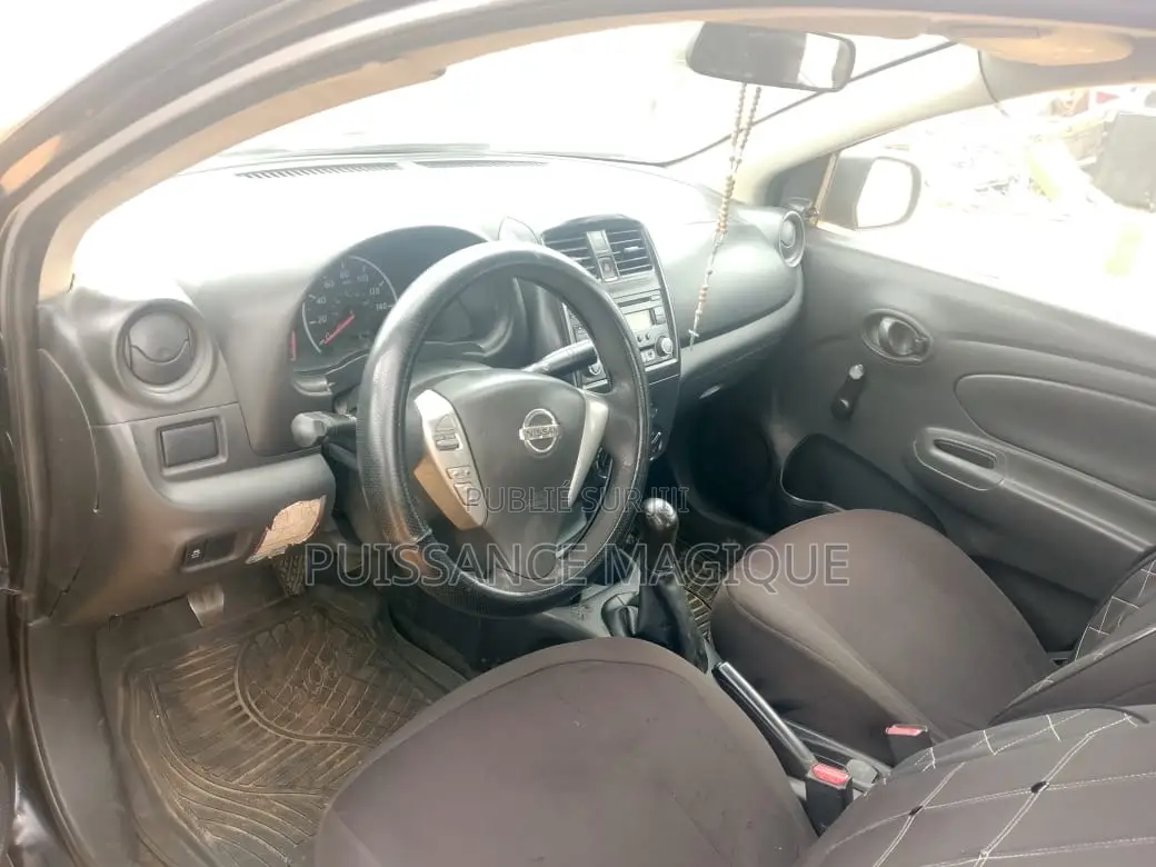 Nissan Versa 2015 Noir