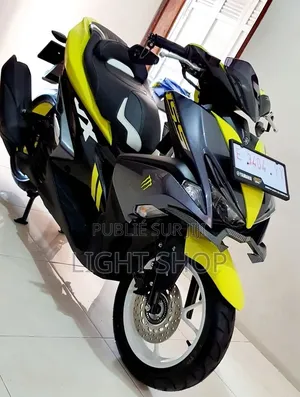 Nouveau TVS Apache RTR 160 2v Refresh X-connect 2025 Blanc