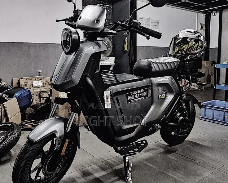 Nouveau TVS Apache RTR 160 2v Refresh X-connect 2025 Blanc