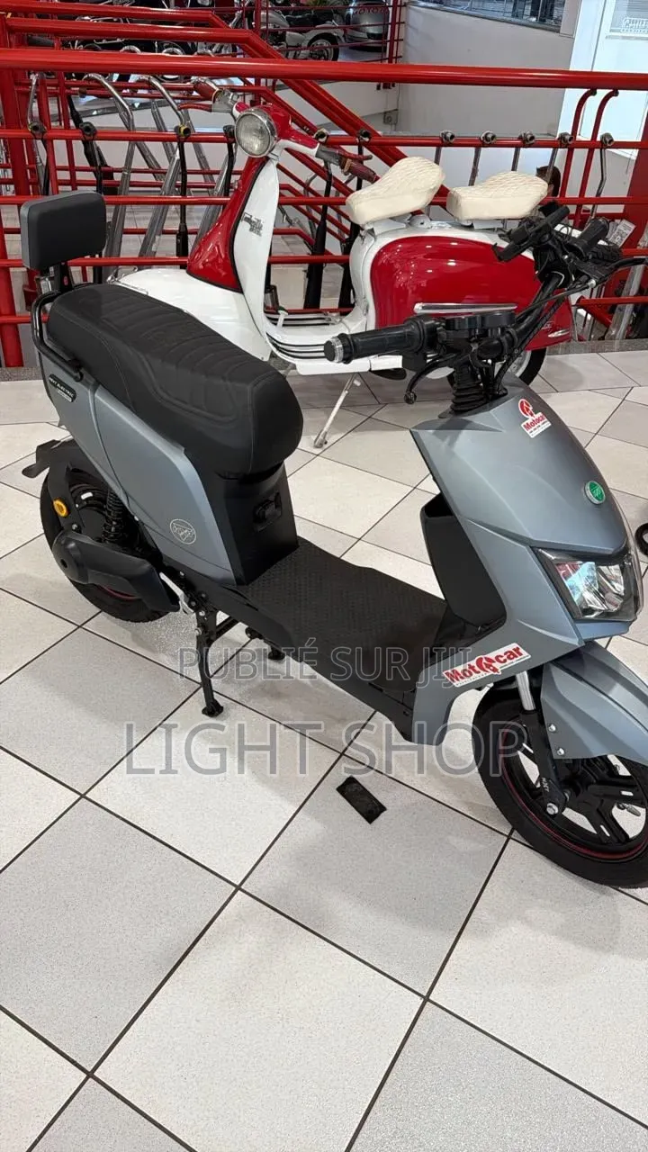 Nouveau TVS Apache RTR 160 2v Refresh X-connect 2025 Blanc