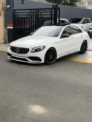 Mercedes-Benz C300 2017 Blanc cassé