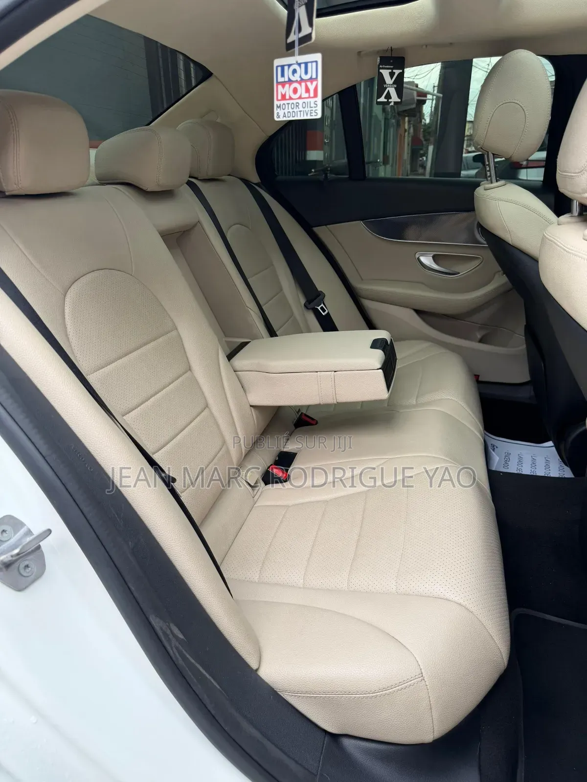 Mercedes-Benz C300 2017 Blanc cassé