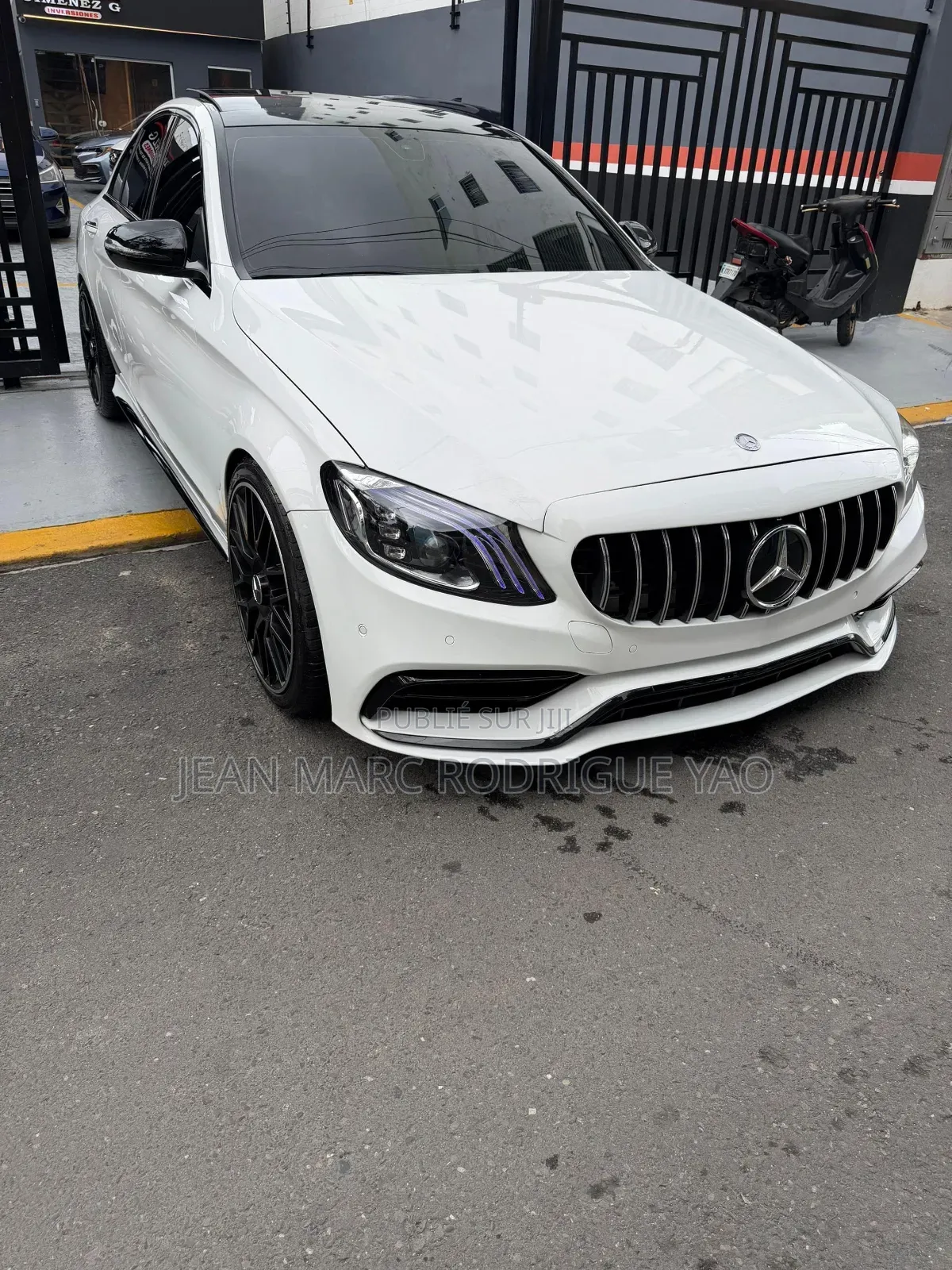 Mercedes-Benz C300 2017 Blanc cassé