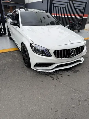 Mercedes-Benz C300 2017 Blanc cassé