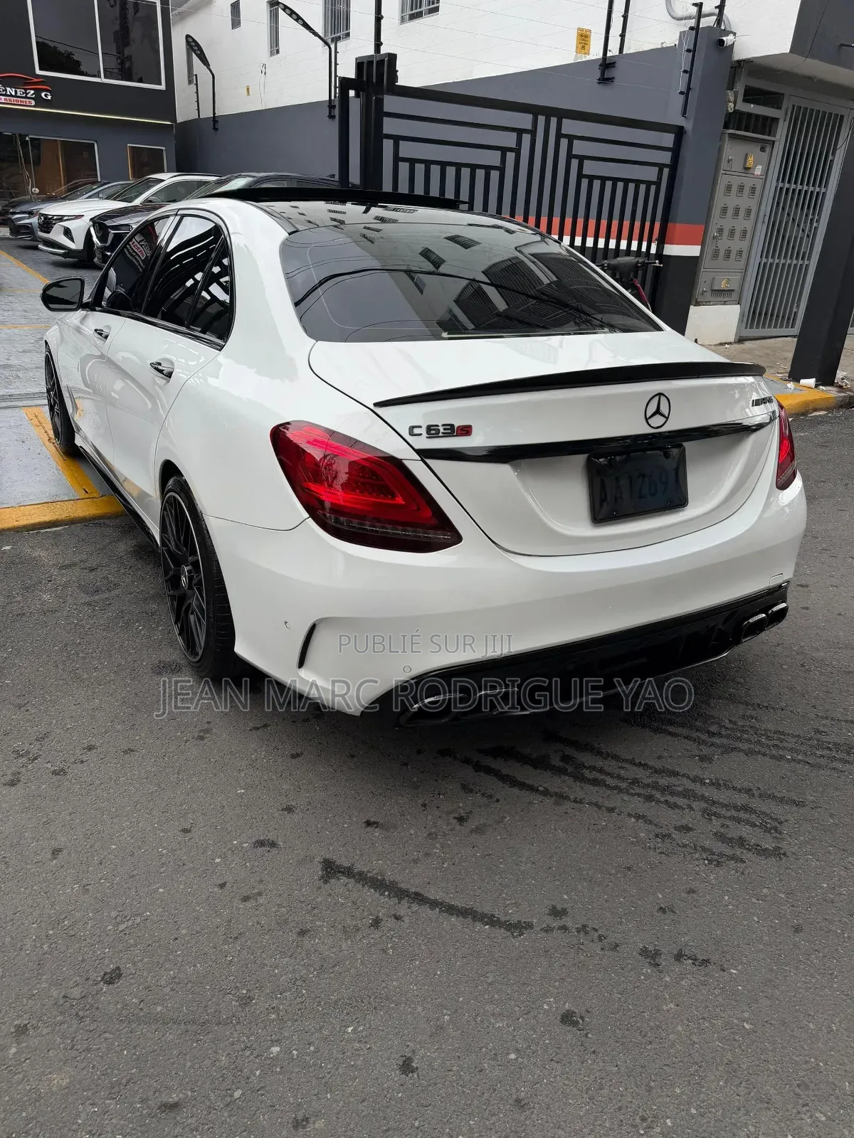 Mercedes-Benz C300 2017 Blanc cassé