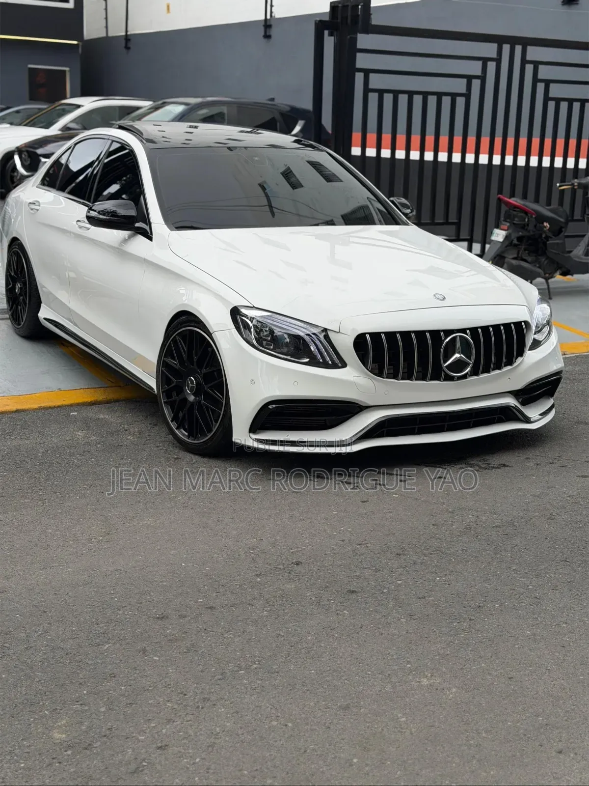 Mercedes-Benz C300 2017 Blanc cassé