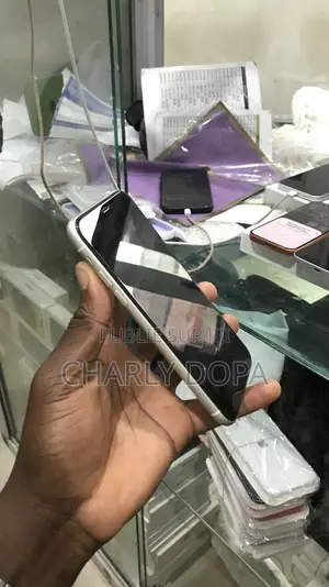 Apple iPhone 11 64 GB Blanc
