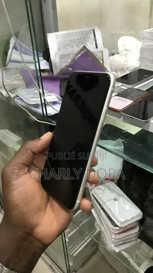 Apple iPhone 11 64 GB Blanc