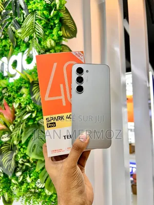 Nouveau Tecno Spark 40 Pro 256 GB Doré